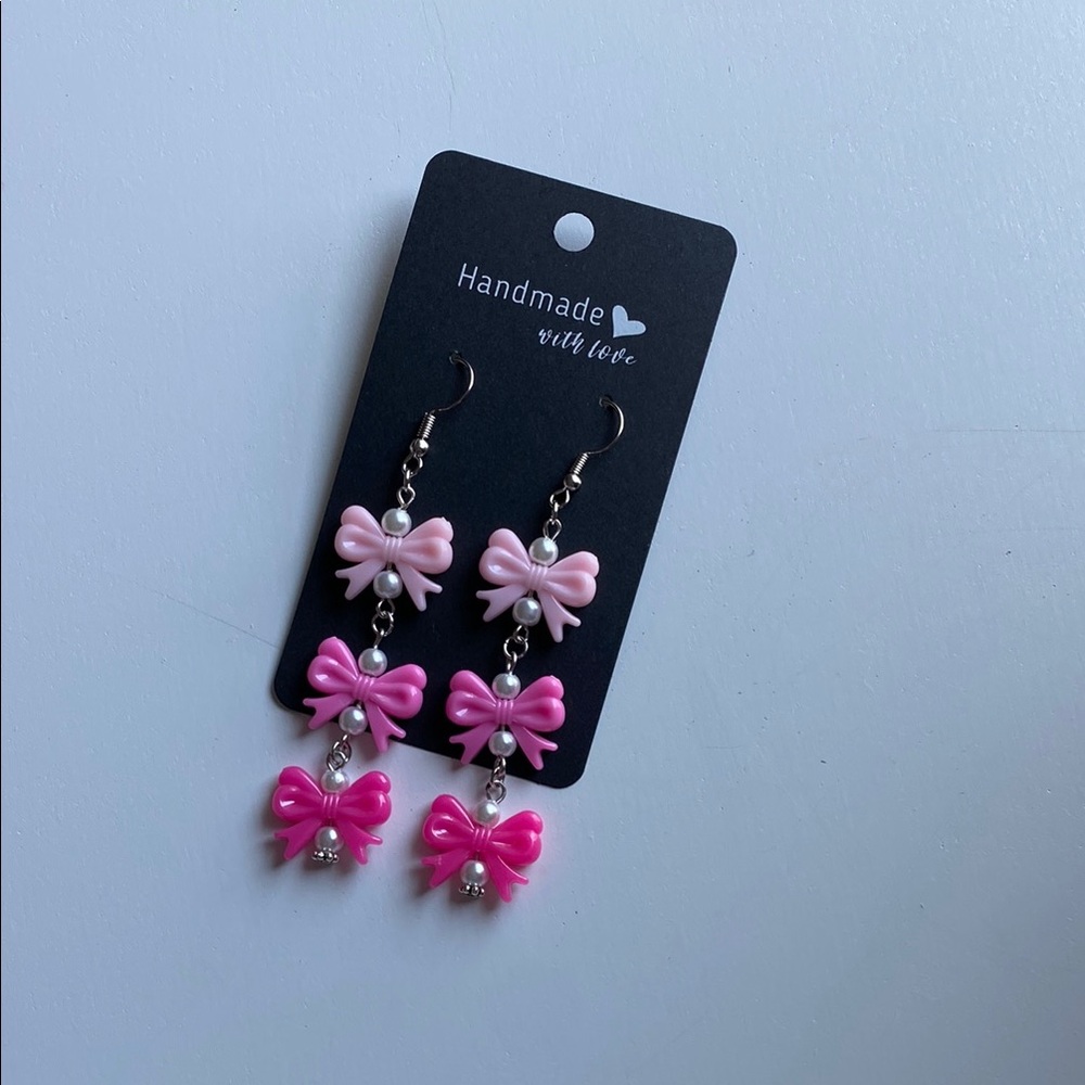 Pink Bow with 4mm pearl earrings 🎀